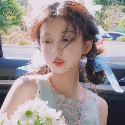 红衣小女孩
